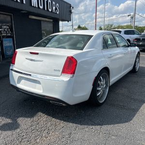 صورة 8 لـ 2019 Chrysler 300 TOURING