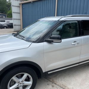 FORD EXPLORER XLT - 2