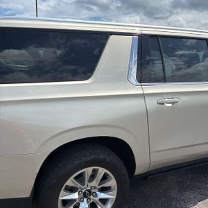 CHEVROLET SUBURBAN PREMIER - 9