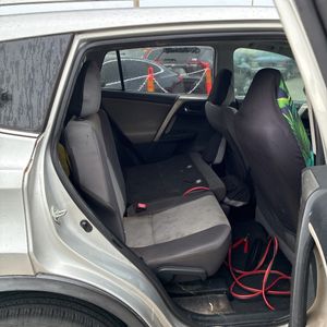 صورة 35 لـ 2015 Toyota RAV4 XLE