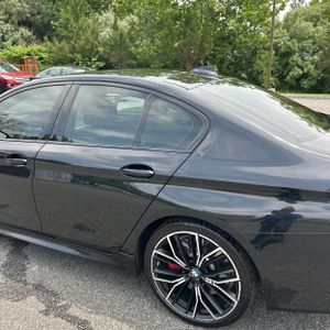 صورة 6 لـ 2023 BMW M550 I XDRIVE
