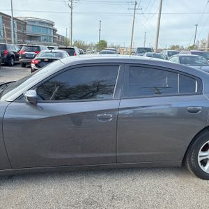 DODGE CHARGER SXT - 4