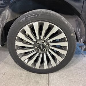 2019 Lincoln NAVIGATOR L RESERVE — миниатюра 19