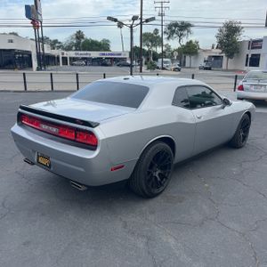 Dodge Challenger R/T - 8