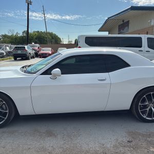 DODGE CHALLENGER GT - 3