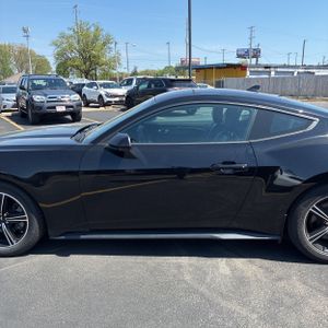 FORD MUSTANG ECOBOOST PREMIUM - 4