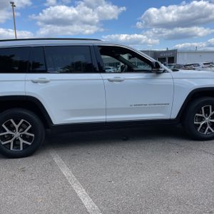 2024 JEEP GRAND CHEROKEE L LIMITED — фото 9