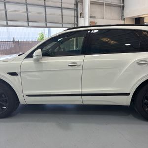 BENTLEY BENTAYGA V8 - 3