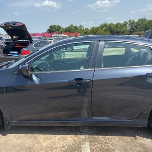 2018 Honda CIVIC LX — фото 4