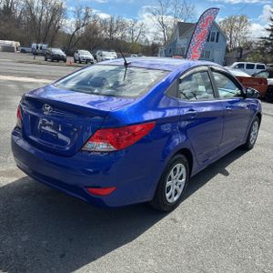 HYUNDAI ACCENT GLS - 8