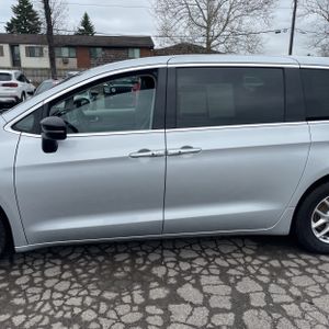 CHRYSLER PACIFICA TOURING L - 4