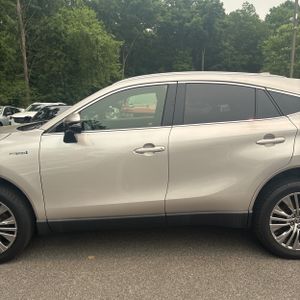 2021 Toyota VENZA XLE photo 4