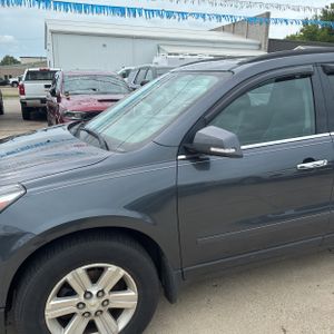 2013 Chevrolet TRAVERSE LT — фото 2