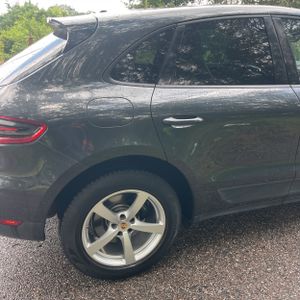 صورة 9 لـ 2017 Porsche MACAN BASE