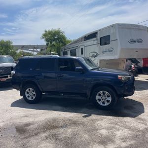 صورة 10 لـ 2016 Toyota 4RUNNER SR5