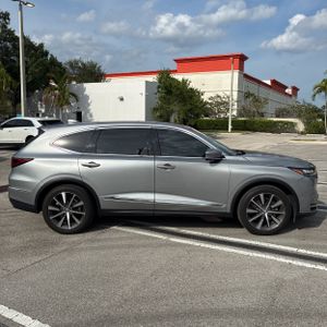 صورة 10 لـ 2025 Acura MDX W/TECH