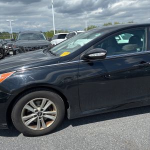 HYUNDAI SONATA GLS - 2