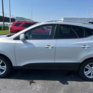 HYUNDAI TUCSON GLS - 4