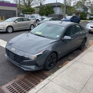 HYUNDAI ELANTRA SEL - 1