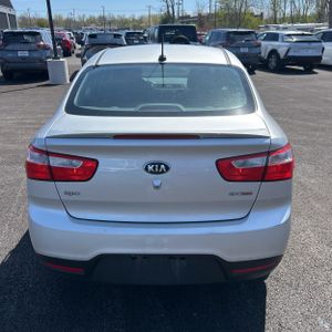 KIA RIO - 7