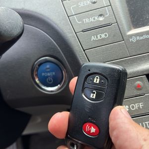 صورة مصغرة 48 لـ 2015 Toyota PRIUS THREE
