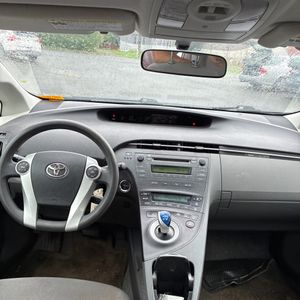 2011 Toyota PRIUS TWO — миниатюра 36