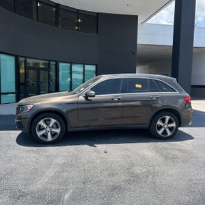 صورة 3 لـ 2017 Mercedes-BENZ GLC
