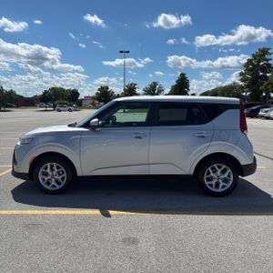 صورة 3 لـ 2020 KIA SOUL S