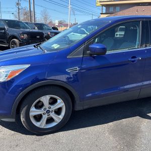 FORD ESCAPE SE - 2