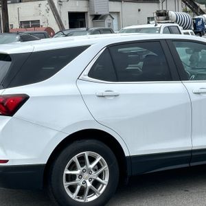 صورة 9 لـ 2022 Chevrolet EQUINOX LT