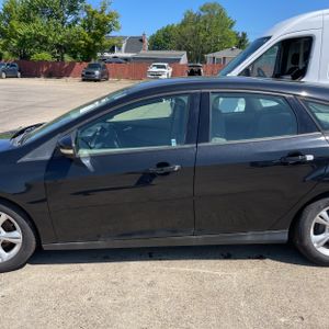 FORD FOCUS SE - 4
