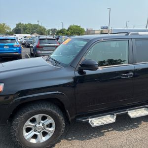 2021 Toyota 4RUNNER SR5 photo 2