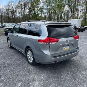 TOYOTA SIENNA - 5