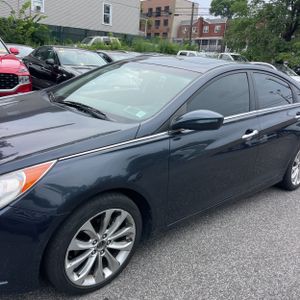 2011 Hyundai SONATA SE 照片 2