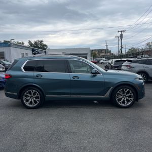 صورة 10 لـ 2023 BMW X7 XDRIVE40I