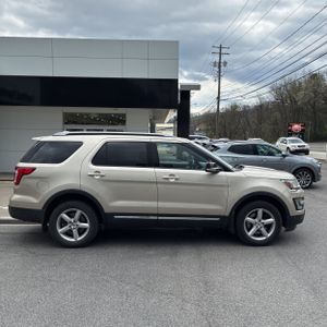 FORD EXPLORER XLT - 6