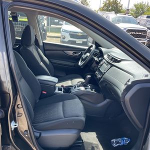 صورة مصغرة 33 لـ 2017 Nissan ROGUE SV