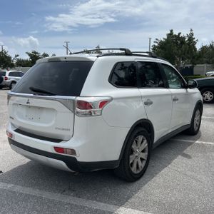 2015 Mitsubishi OUTLANDER SE — фото 8