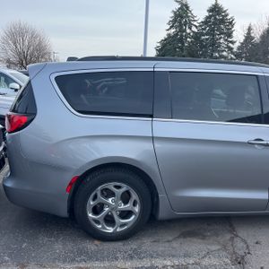 CHRYSLER VOYAGER LXI - 9