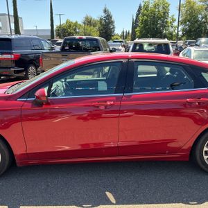FORD FUSION SE - 4