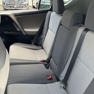 2015 Toyota RAV4 LE 照片 33
