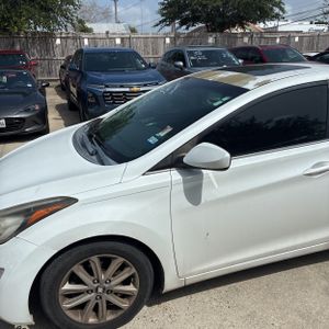 2015 Hyundai ELANTRA SE photo 2