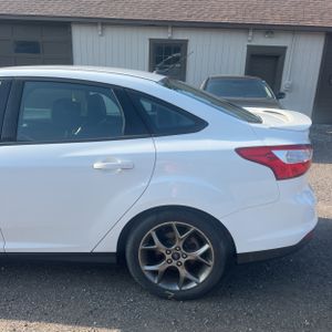 صورة 6 لـ 2014 FORD FOCUS SE