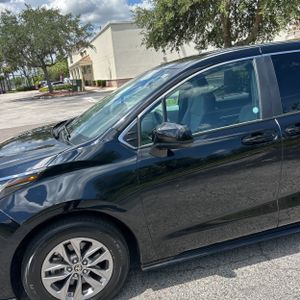 2025 Toyota SIENNA LE 8-PASSENGER 照片 2