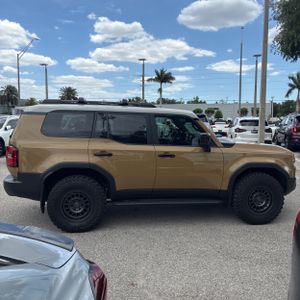 TOYOTA LAND CRUISER - 10