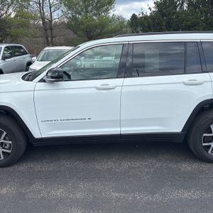 JEEP GRAND CHEROKEE L LIMITED - 4