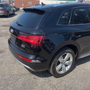 AUDI Q5 2.0T PREMIUM - 8