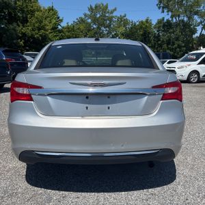2011 Chrysler 200 LX 照片 7