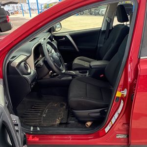 صورة 32 لـ 2014 Toyota RAV4 XLE