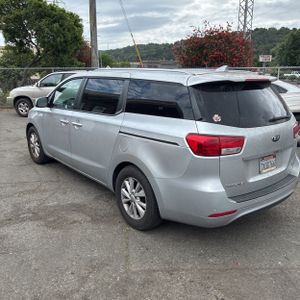 KIA SEDONA LX - 5